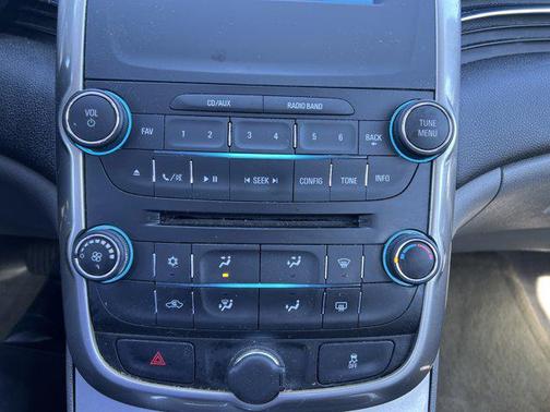 Summit White 2015 Chevrolet Malibu 1LS