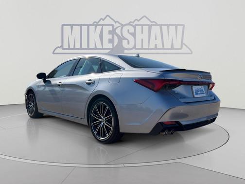 Celestial Silver Metallic 2019 Toyota Avalon XSE