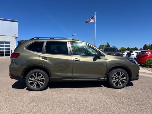 Autumn Green Metallic 2023 Subaru Forester Limited
