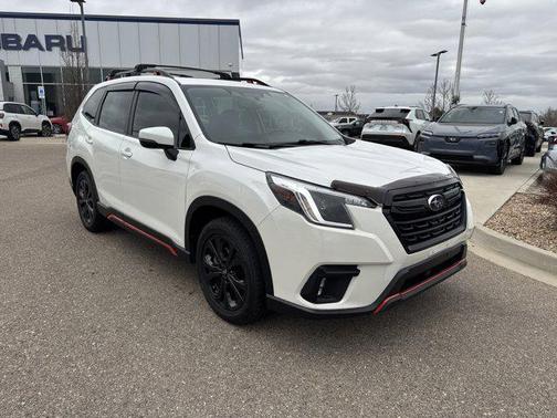 Crystal White Pearl 2022 Subaru Forester Sport