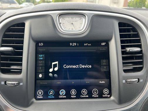 2017 Chrysler 300 Limited