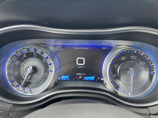 2017 Chrysler 300 Limited