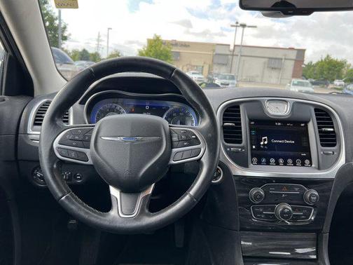 2017 Chrysler 300 Limited