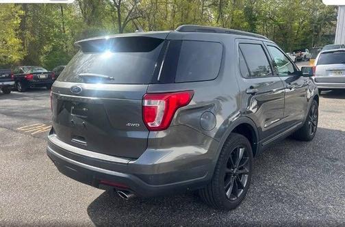 Magnetic Metallic 2019 Ford Explorer XLT