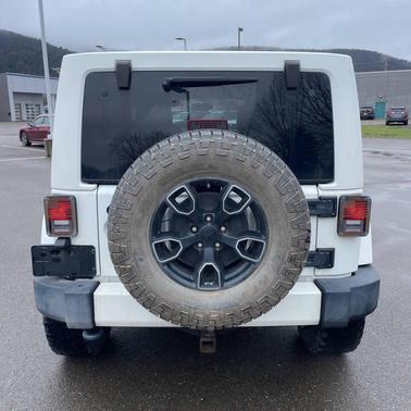 Bright White Clearcoat 2017 Jeep Wrangler Unlimited Smoky Mountain 4x4