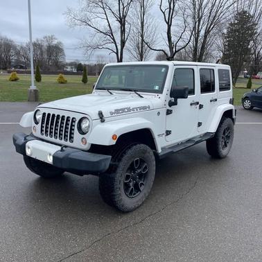 Bright White Clearcoat 2017 Jeep Wrangler Unlimited Smoky Mountain 4x4