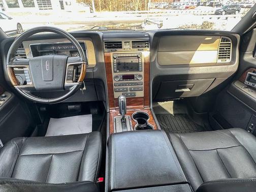 2013 Lincoln Navigator Base