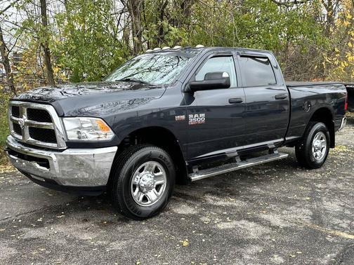 2017 RAM 3500 Tradesman 4x4 4dr Crew Cab 6.3 ft. SB SRW Pickup