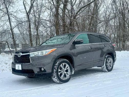 2016 Toyota Highlander LE Plus