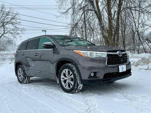 2016 Toyota Highlander LE Plus
