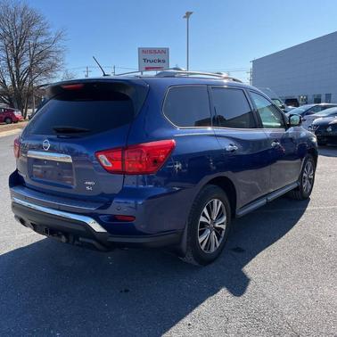 2017 Nissan Pathfinder SL