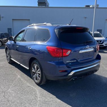 2017 Nissan Pathfinder SL