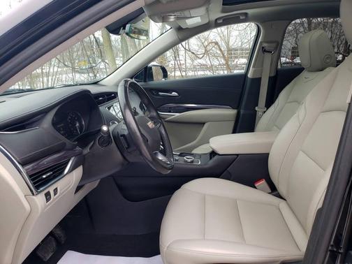 2021 Cadillac XT4 Luxury