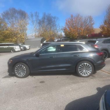 2019 Audi e-tron Prestige