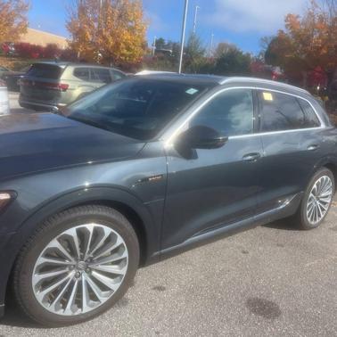 2019 Audi e-tron Prestige