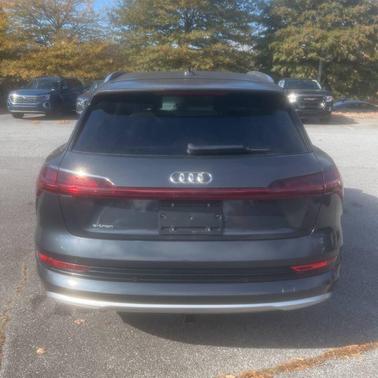 2019 Audi e-tron Prestige