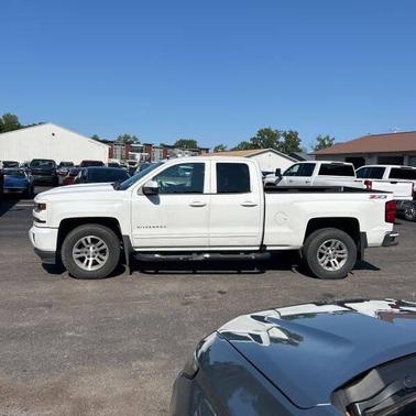 Summit White 2018 Chevrolet Silverado 1500 2LT