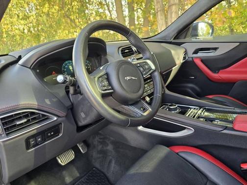 2018 Jaguar F-PACE S