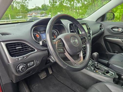Velvet Red Pearlcoat 2019 Jeep Cherokee Limited