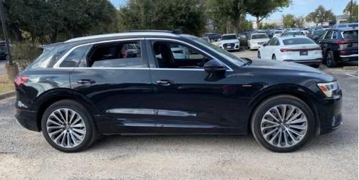 2019 Audi e-tron Prestige