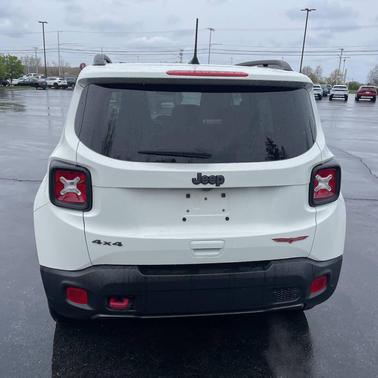 Alpine White Clearcoat 2021 Jeep Renegade Trailhawk