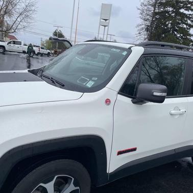 Alpine White Clearcoat 2021 Jeep Renegade Trailhawk