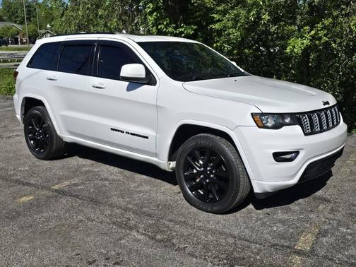 Bright White Clearcoat 2019 Jeep Grand Cherokee Altitude