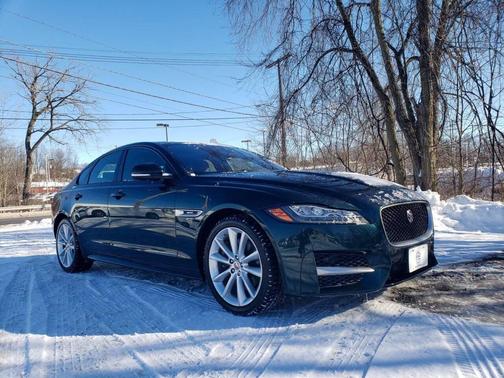 2017 Jaguar XF 35t R-Sport