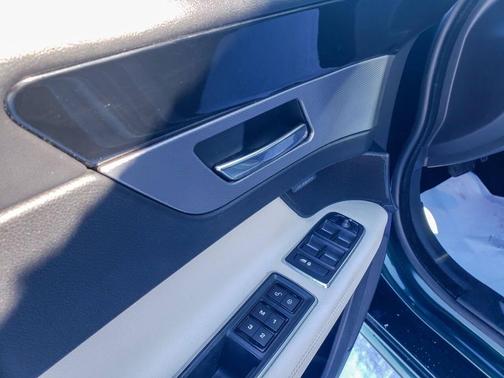 2017 Jaguar XF 35t R-Sport