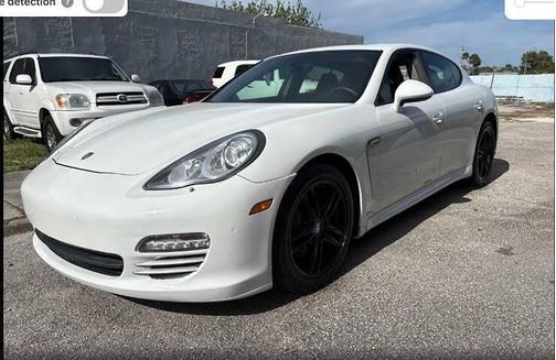 2013 Porsche Panamera 4