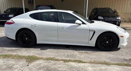 2013 Porsche Panamera 4