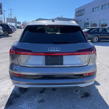 2019 Audi e-tron Premium Plus