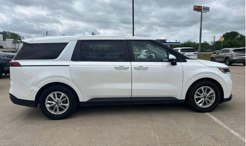 2022 Kia Carnival LX