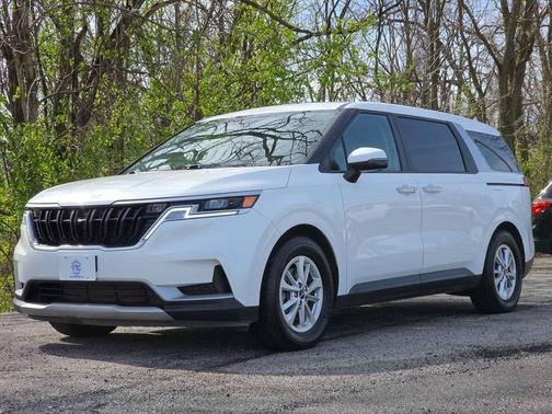 Snow White Pearl 2022 Kia Carnival LXS