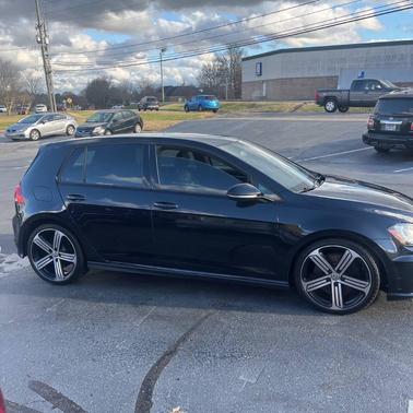 2016 Volkswagen Golf R 4-Door w/DCC & Navigation