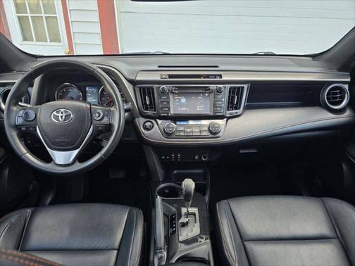 2017 Toyota RAV4 SE