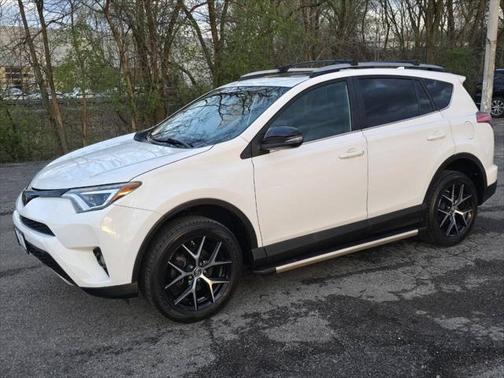 2017 Toyota RAV4 SE