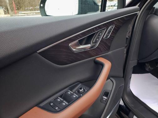 2021 Audi Q7 55 Premium Plus