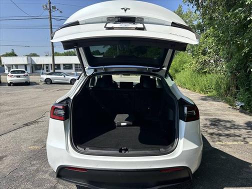 2022 Tesla Model Y Long Range AWD 4dr Crossover
