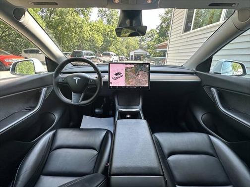 2022 Tesla Model Y Long Range AWD 4dr Crossover