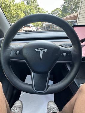 2022 Tesla Model Y Long Range AWD 4dr Crossover