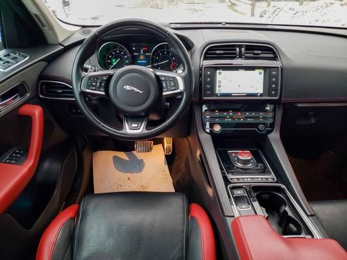 2018 Jaguar F-PACE S