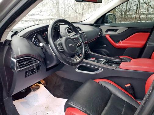 2018 Jaguar F-PACE S