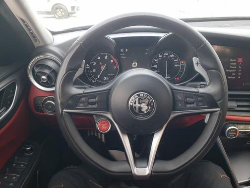 2017 Alfa Romeo Giulia Ti