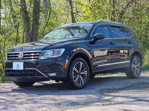 Deep Black Pearl 2019 Volkswagen Tiguan 2.0T SEL