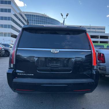 2018 Cadillac Escalade ESV Luxury