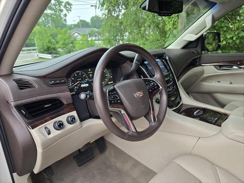 2015 Cadillac Escalade ESV Luxury