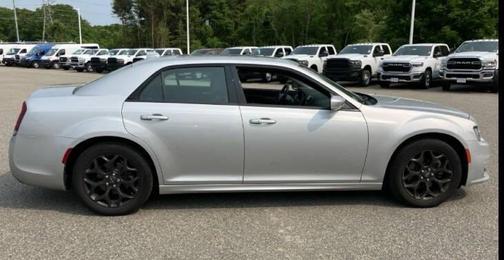 2021 Chrysler 300 Touring