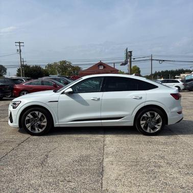 2022 Audi e-tron Sportback S line Premium