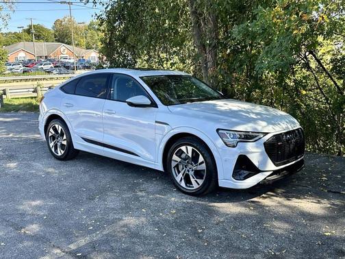 2022 Audi e-tron Sportback S line Premium